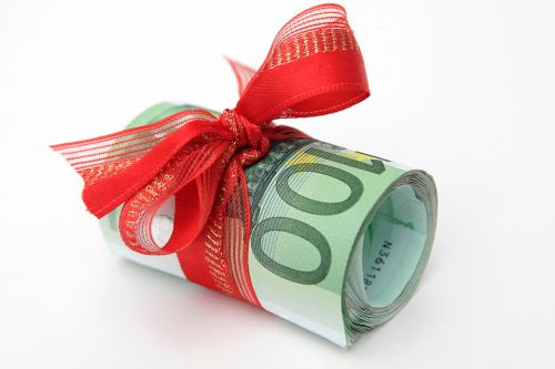 Ostergeschenke im Wert von € 20.000,00 kein übliches Gelegenheitsgeschenk